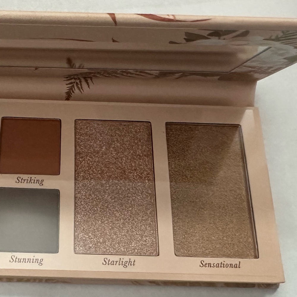 LAURA GELLER Soft Satins Eyeshadow & Highlighters Palette - Picture 3 of 5